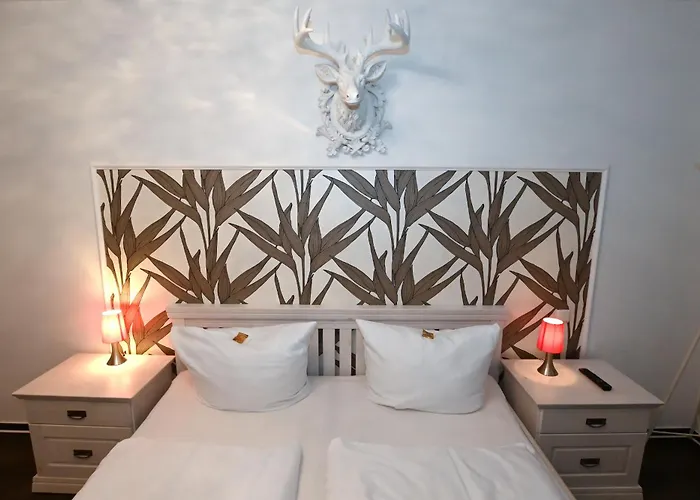 Bernstein Mare Luxor 02